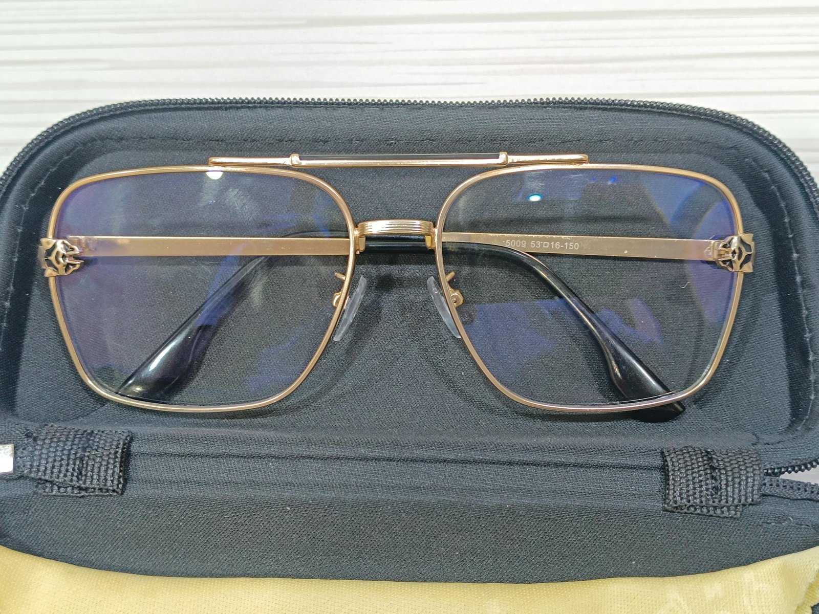 Lunette Model 2025
